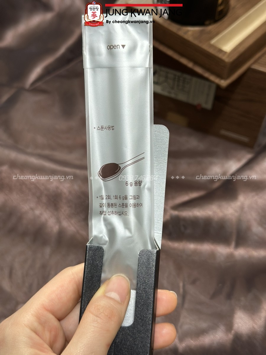 Cao Hồng Sâm Nhung Hươu Hàn Quốc CheonNok 180g dành cho người lớn tuổi